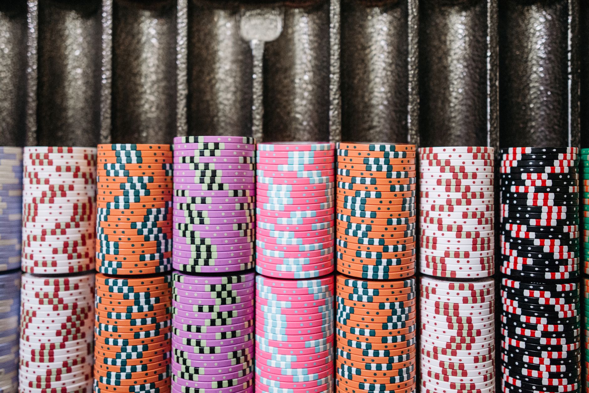 Ruletă și Blackjack? Iată cum te poți juca simultan ambele jocuri de masă