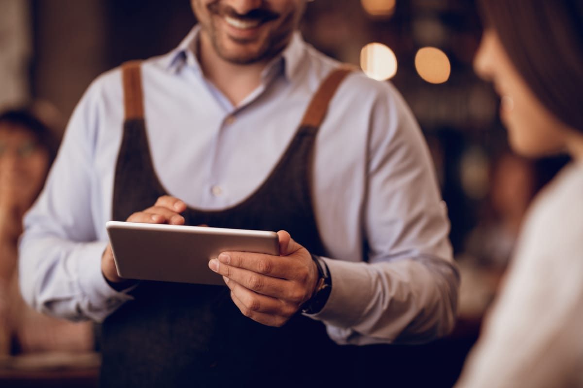 3 moduri în care un software de restaurant îți poate reduce pierderile fără să îți dai seama