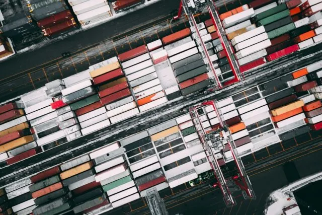 Photo carbon footprint reduction logistics strategies